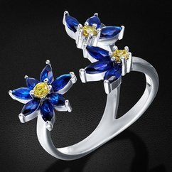 Кольцо с цирконием из серебра 925 пробы (арт. 45152)