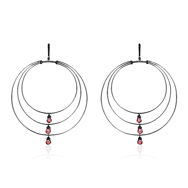 Серьги хупсы с гранатами и бриллиантами из черненого золота 750 пробы, фото № 1