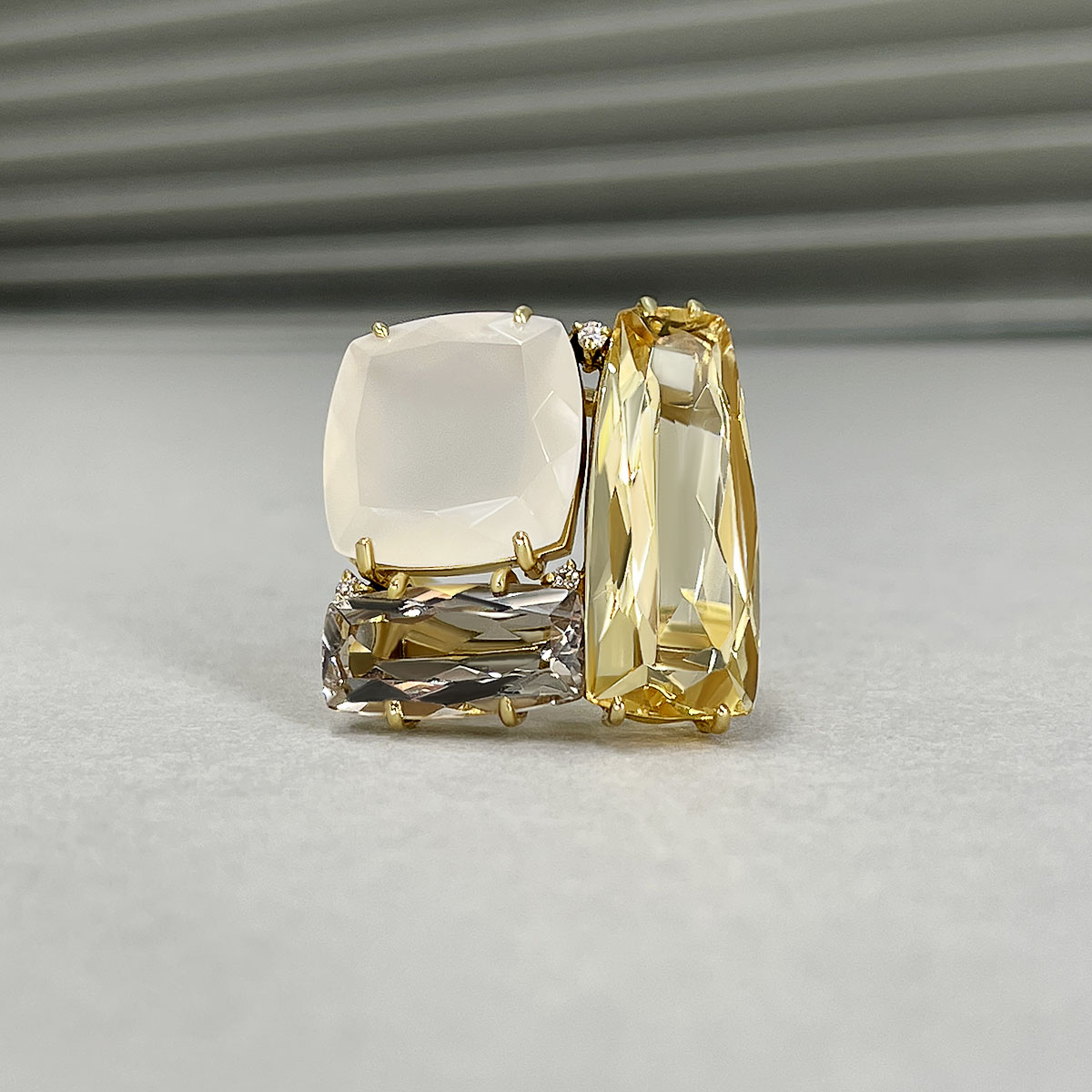 Кольцо с агатом, цитрином, раухтопазом, бриллиантами из желтого золота 750 пробы, фото № 2